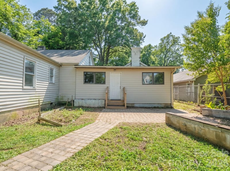 2120 Amesbury Ave, Charlotte, NC 28205