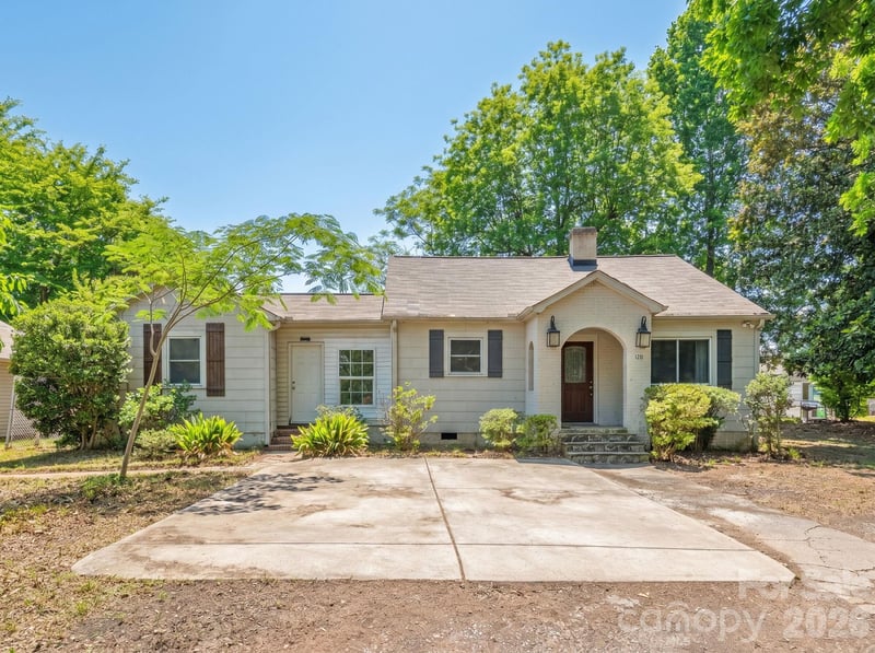 2120 Amesbury Ave, Charlotte, NC 28205