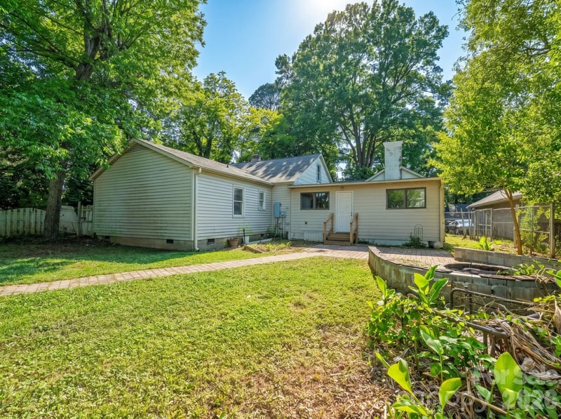 2120 Amesbury Ave, Charlotte, NC 28205