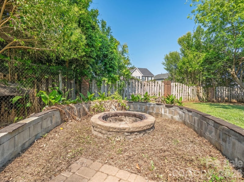 2120 Amesbury Ave, Charlotte, NC 28205