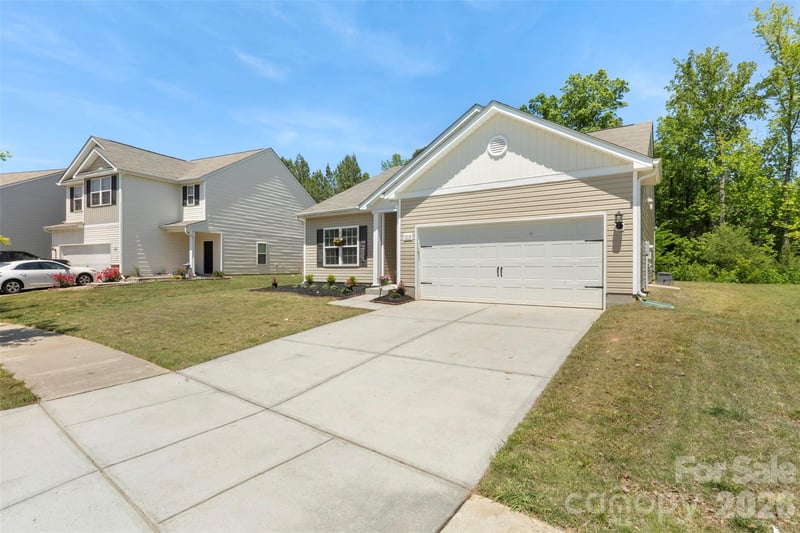 7318 Cuddington Dr, Charlotte, NC 28215