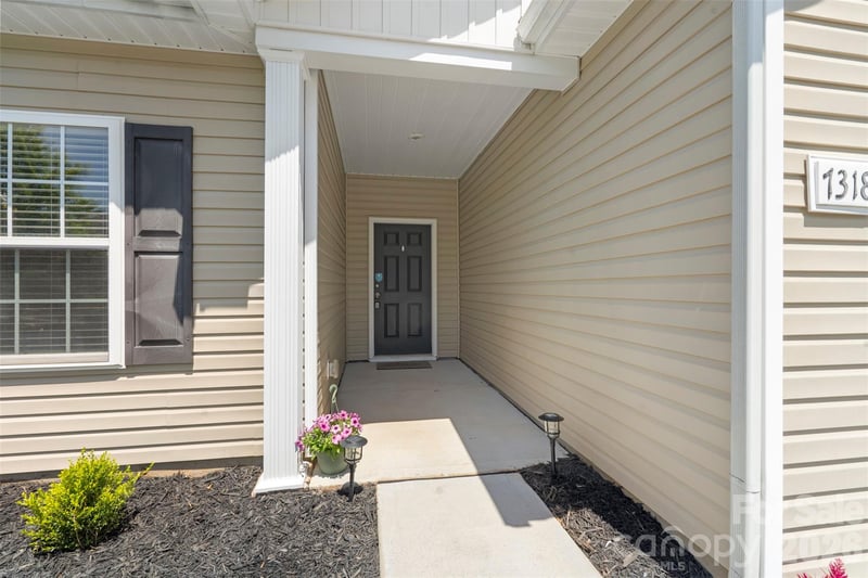 7318 Cuddington Dr, Charlotte, NC 28215