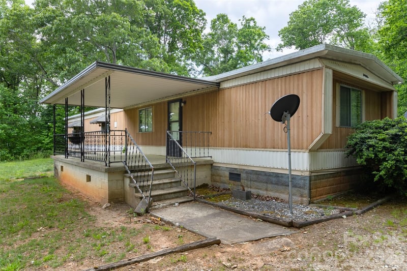 30 Gertrude Ln, Candler, NC 28715