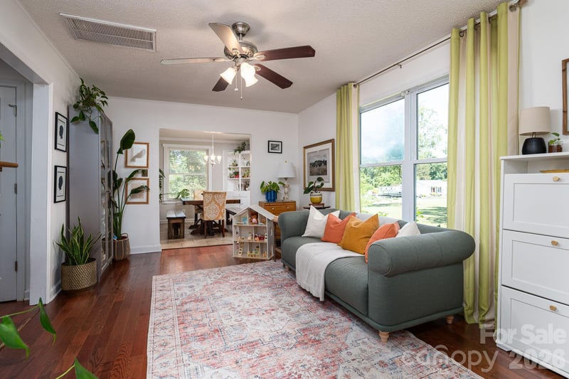 501 6th St, Bessemer City, NC 28016