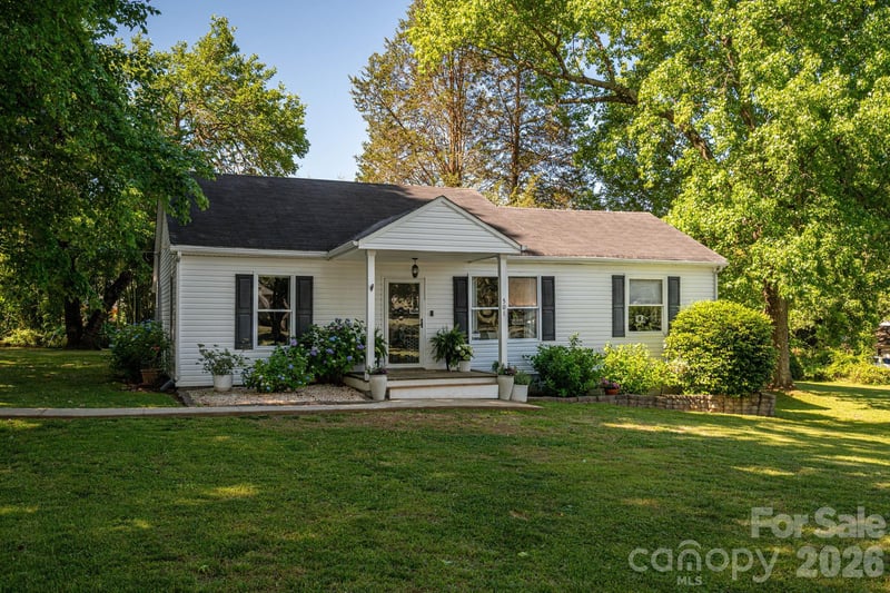501 6th St, Bessemer City, NC 28016