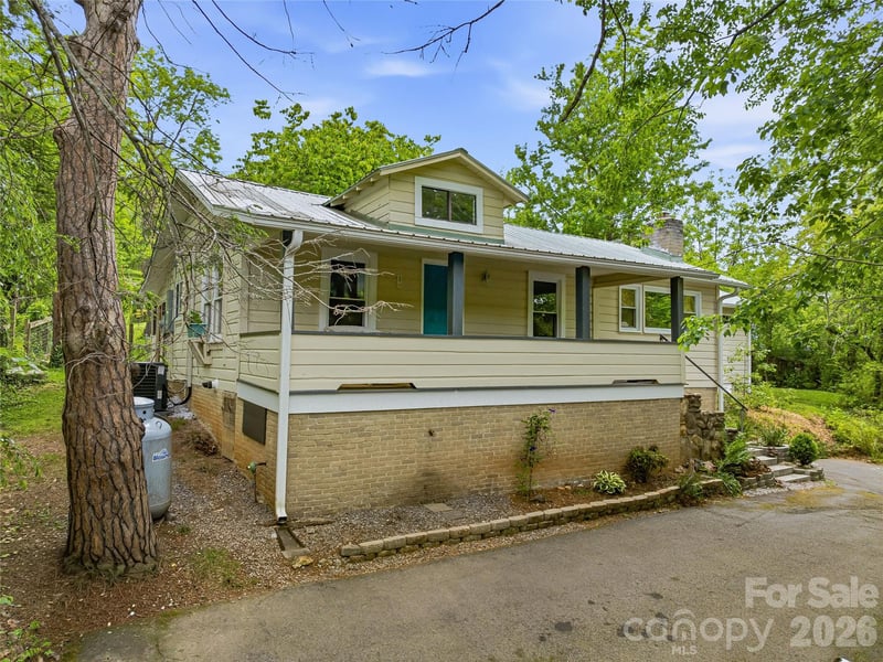 506 Johnston School Rd, Asheville, NC 28806
