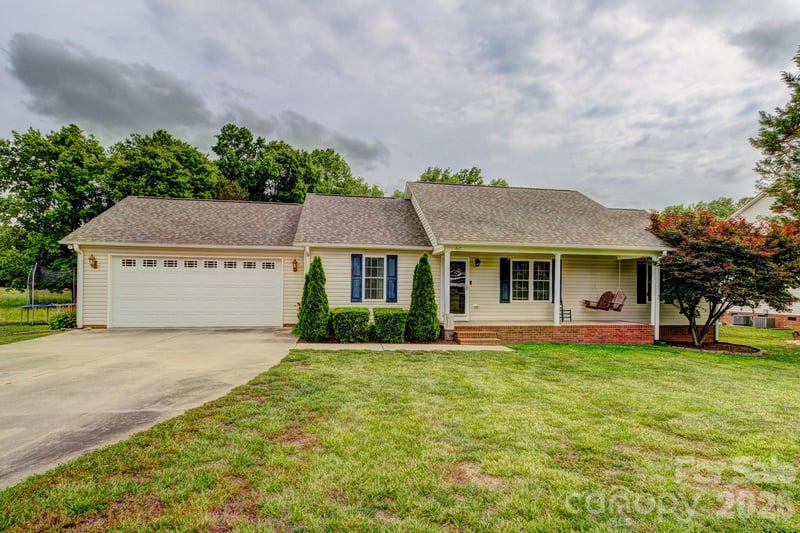 4671 Garys Pl, Crouse, NC 28033