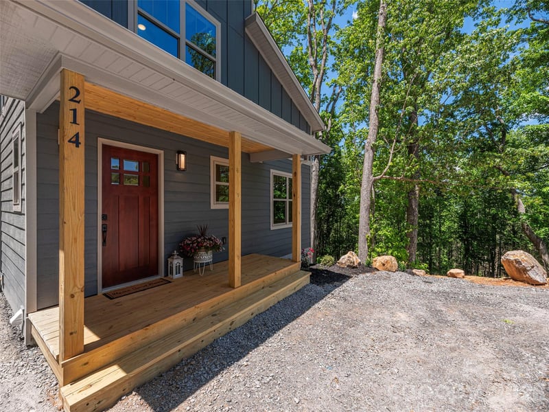 214 Aster Ridge Dr, Waynesville, NC 28786