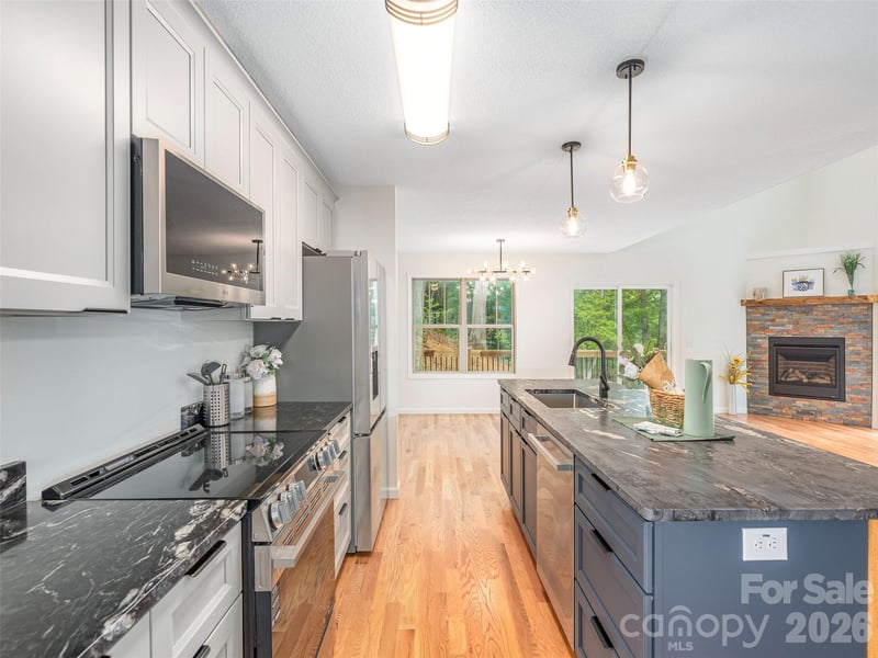 214 Aster Ridge Dr, Waynesville, NC 28786