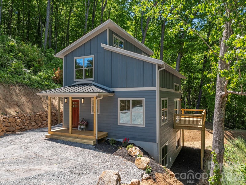 214 Aster Ridge Dr, Waynesville, NC 28786