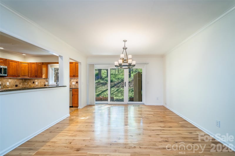 12 Pebble Creek Dr, Asheville, NC 28803