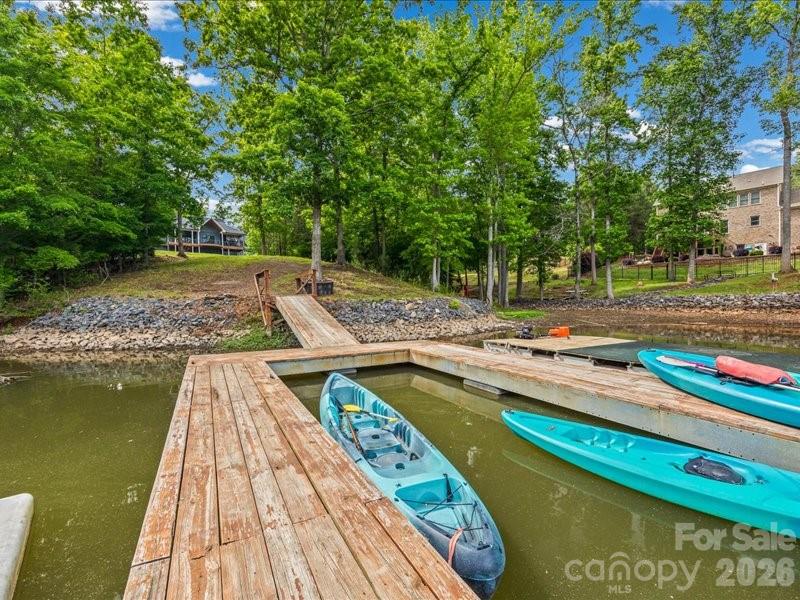 521 Rosebush Ln, Clover, SC 29710