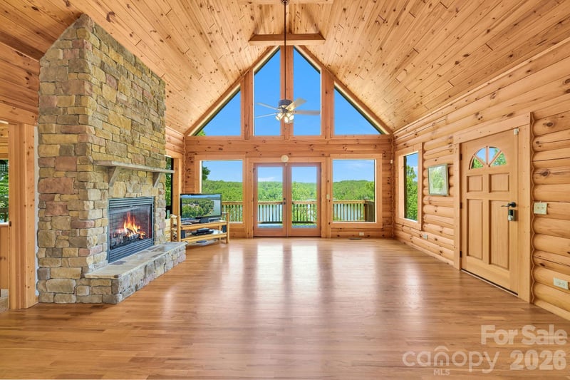 318 Heron Point Dr, Wilkesboro, NC 28697