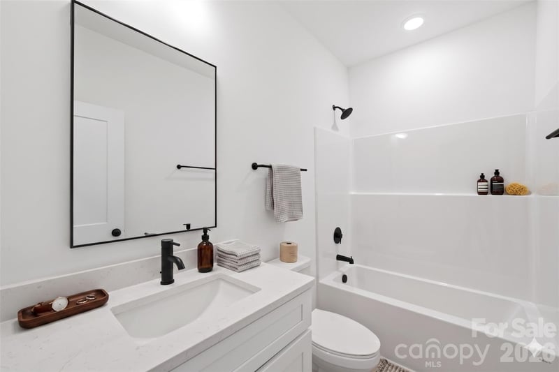 3272 Fairview Dr, Gastonia, NC 28052