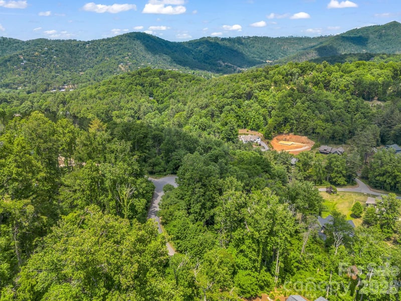 97 Longspur Ln, Asheville, NC 28804