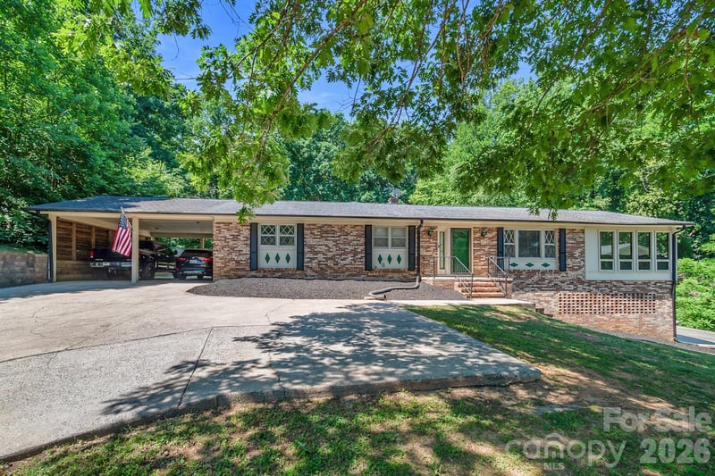 1549 Cecelia Dr, Gastonia, NC 28054