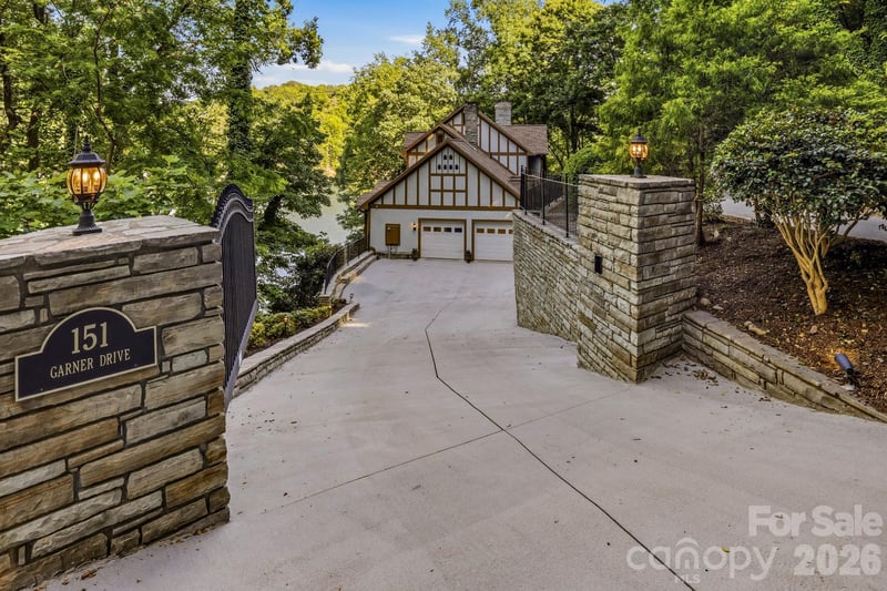 151 Garner Dr, Lake Lure, NC 28746