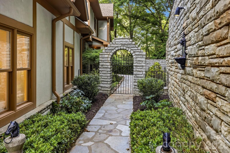 151 Garner Dr, Lake Lure, NC 28746