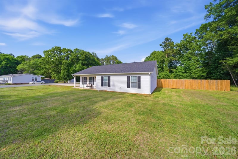 5694 Hillsdale Dr, Fort Lawn, SC 29714