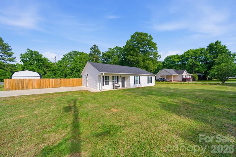 5694 Hillsdale Dr, Fort Lawn, SC 29714