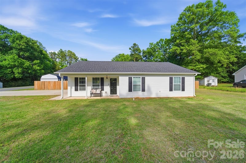 5694 Hillsdale Dr, Fort Lawn, SC 29714