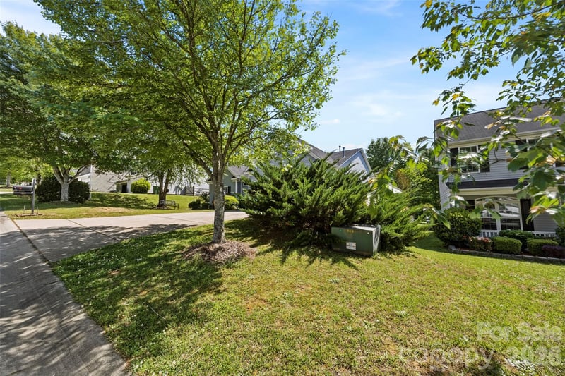 40 Ashton Bluff Cir, Mount Holly, NC 28120