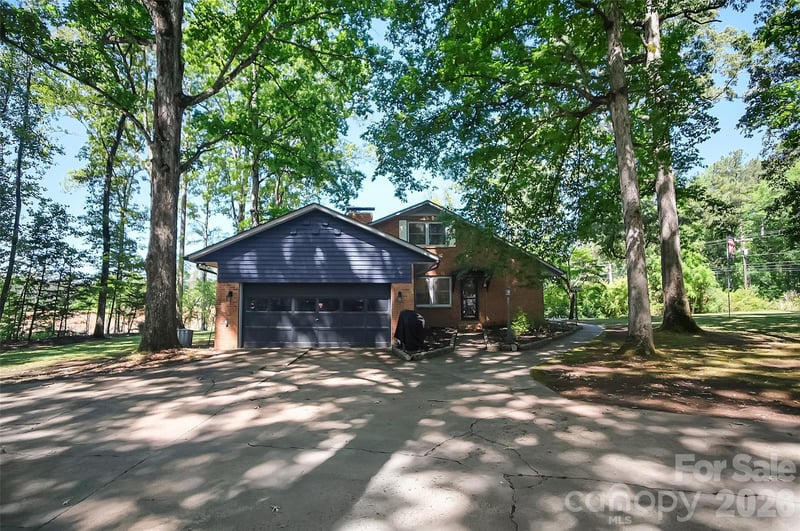 808 Old Mt Holly Rd, Stanley, NC 28164