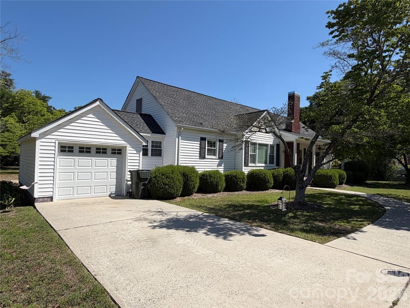 202 Stevens Dr, Kershaw, SC 29067