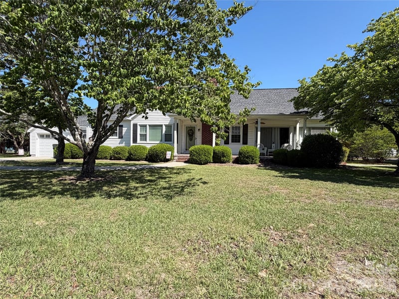 202 Stevens Dr, Kershaw, SC 29067