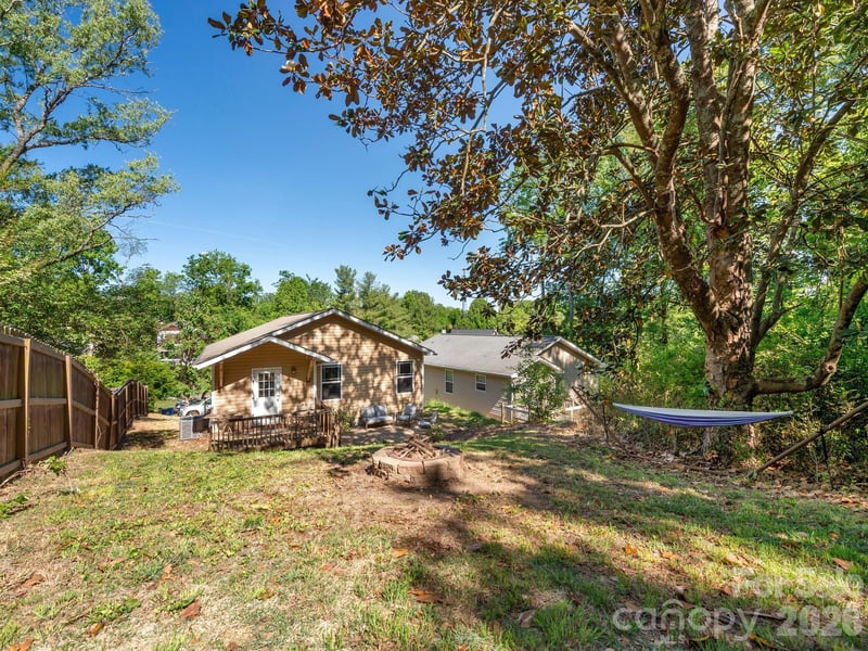 24 Hilldale Rd, Asheville, NC 28803
