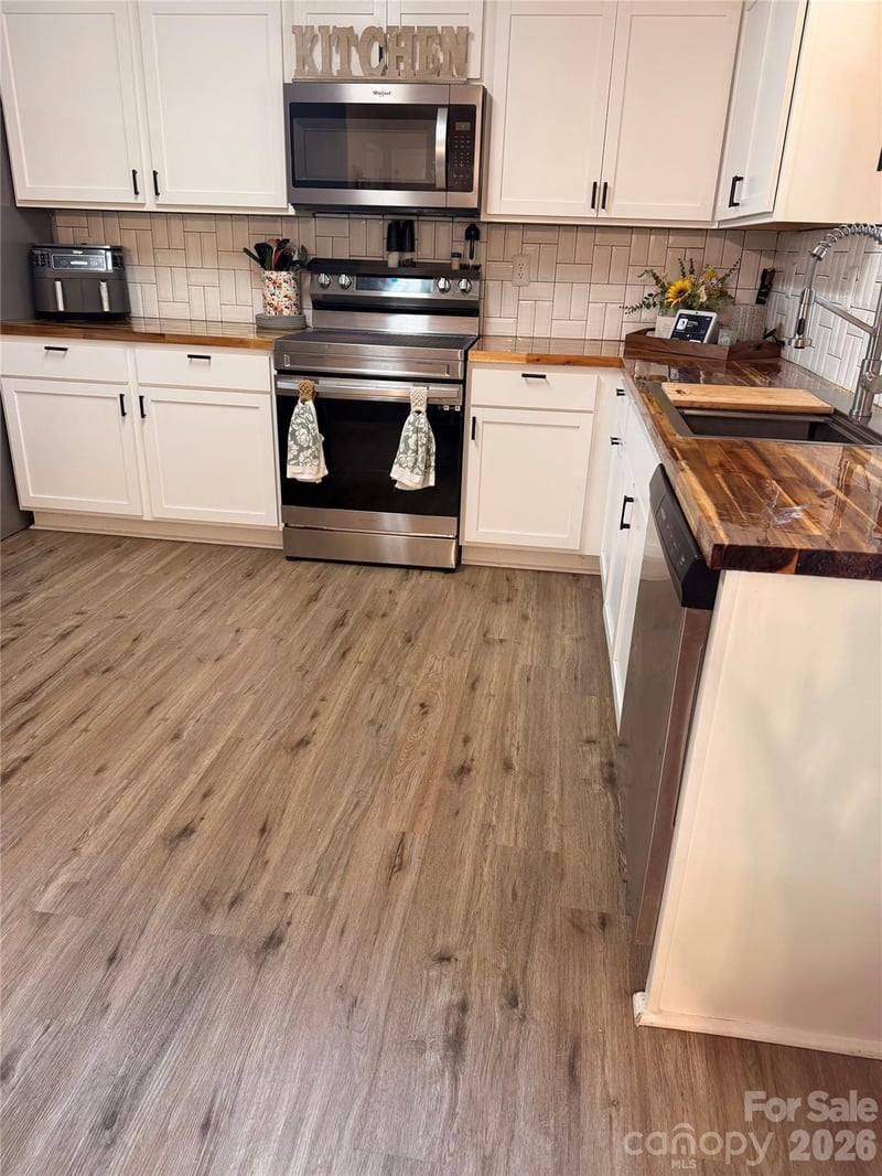 2212 Pinnacle View Dr, Kings Mountain, NC 28086