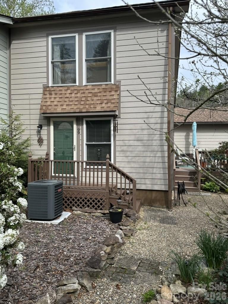 99 Willow Way, Hendersonville, NC 28739