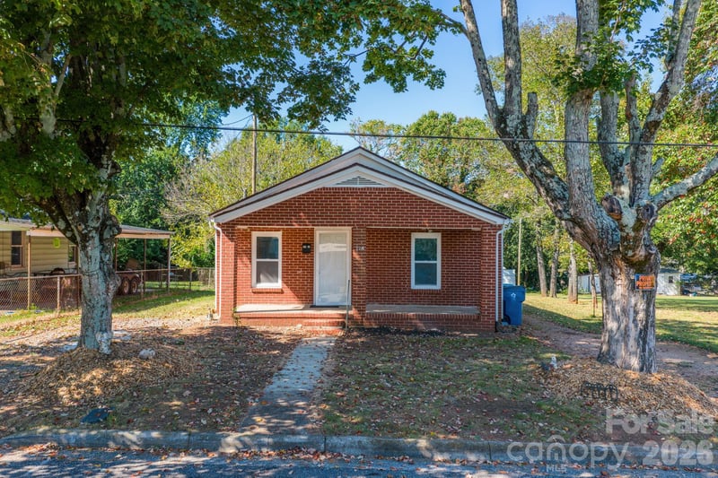 728 21st St, Hickory, NC 28602