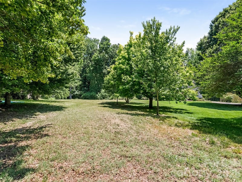 3137 Fairfax Dr, Charlotte, NC 28209