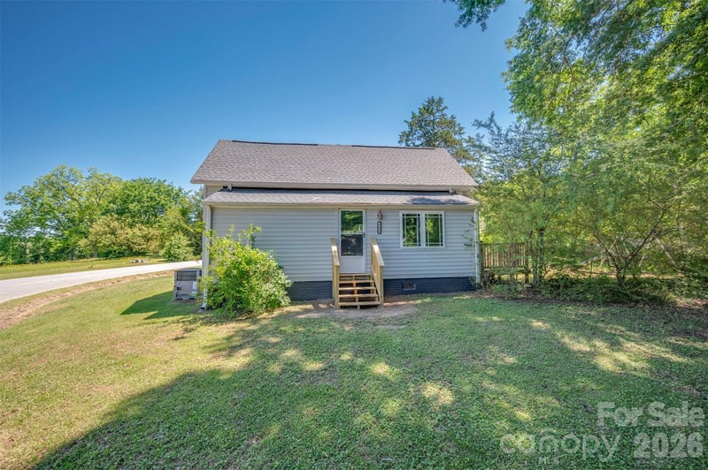 288 Middle St, Ellenboro, NC 28040