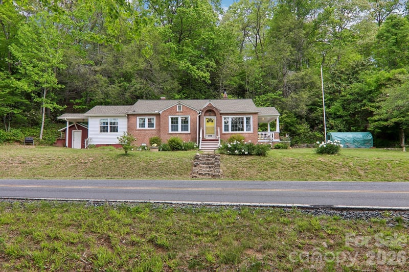 2627 White Oak Rd, Burnsville, NC 28714