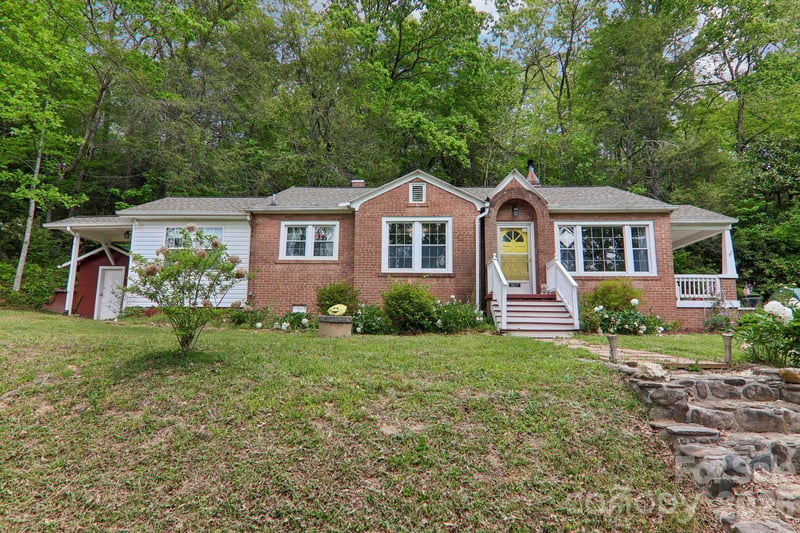 2627 White Oak Rd, Burnsville, NC 28714