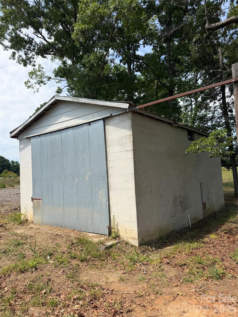 6123 Flay Rd, Cherryville, NC 28021
