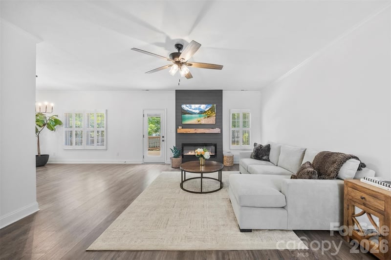 21012 Entrada Dr, Cornelius, NC 28031