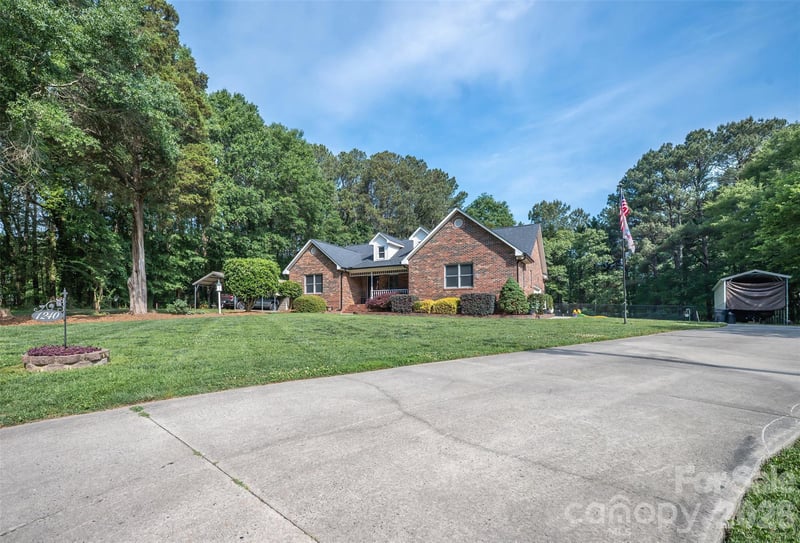 1240 Petes Rd, Lincolnton, NC 28092