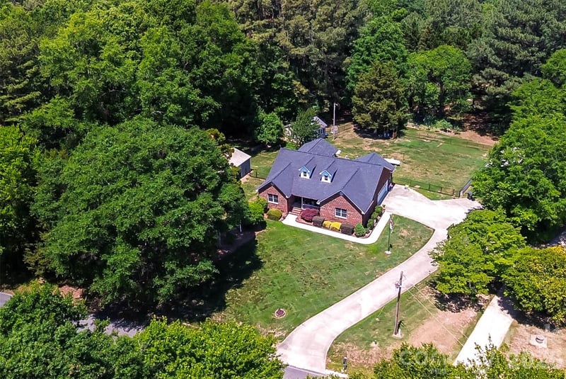 1240 Petes Rd, Lincolnton, NC 28092