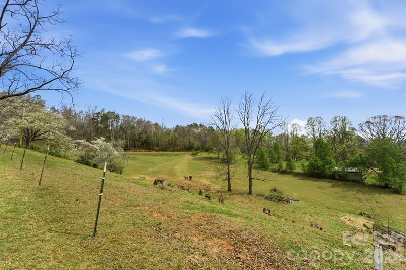 337 Town Mountain Rd, Hayesville, NC 28904