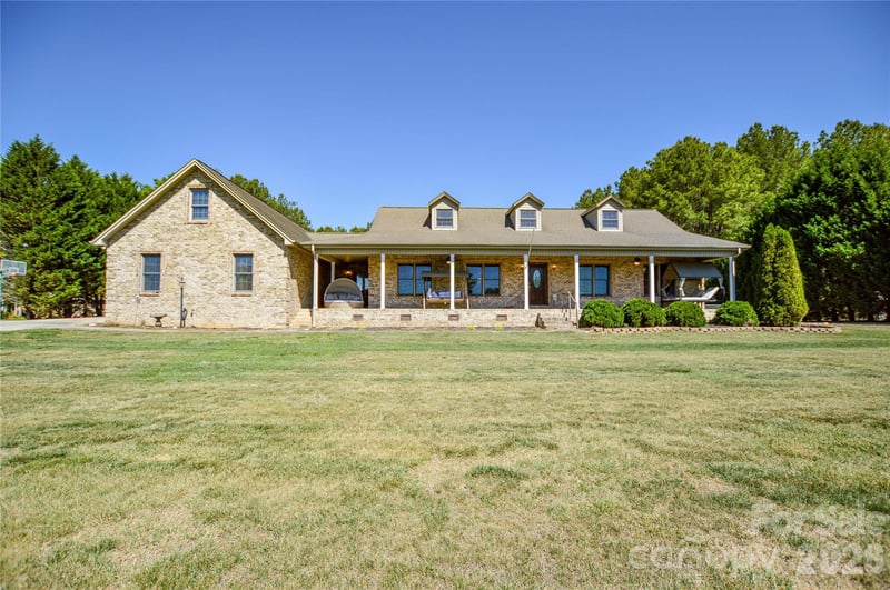 365 Wildlife Club Ln, Taylorsville, NC 28681