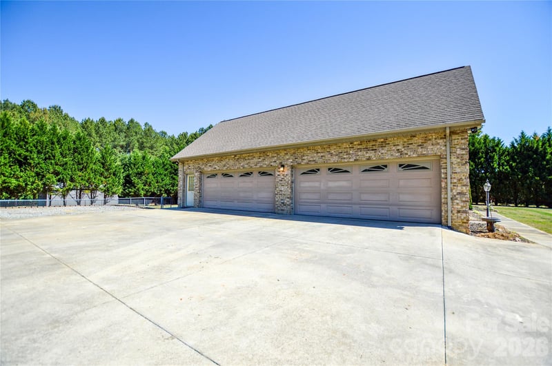 365 Wildlife Club Ln, Taylorsville, NC 28681
