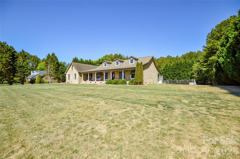 365 Wildlife Club Ln, Taylorsville, NC 28681