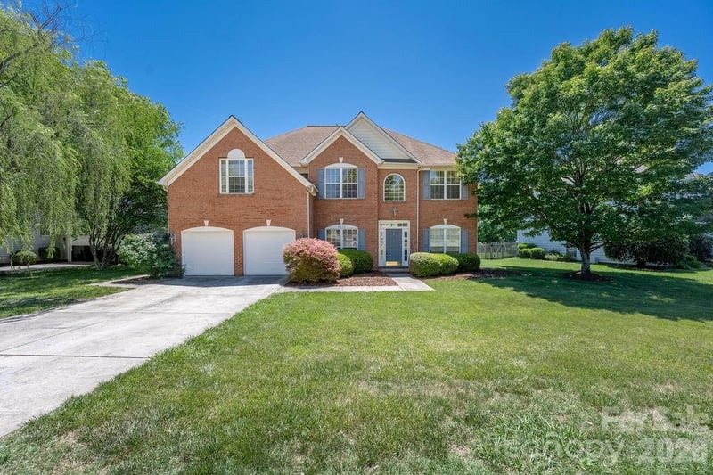 9512 Autumn Applause Dr, Charlotte, NC 28277