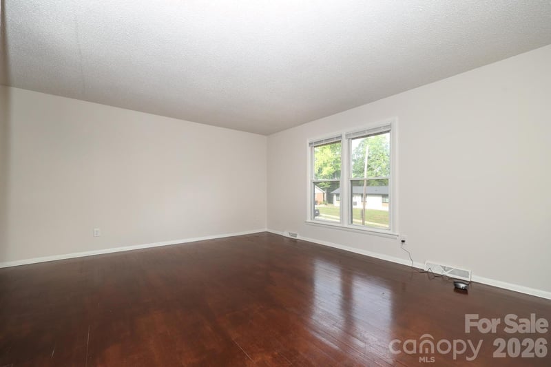 5001 Springview Rd, Charlotte, NC 28213