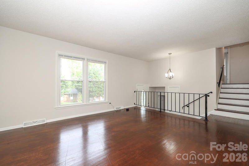 5001 Springview Rd, Charlotte, NC 28213