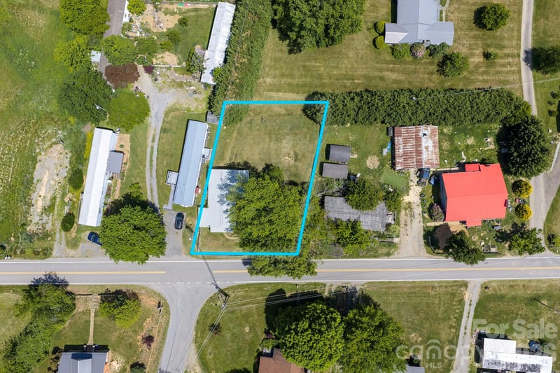 2802 Beaverdam Rd, Canton, NC 28716