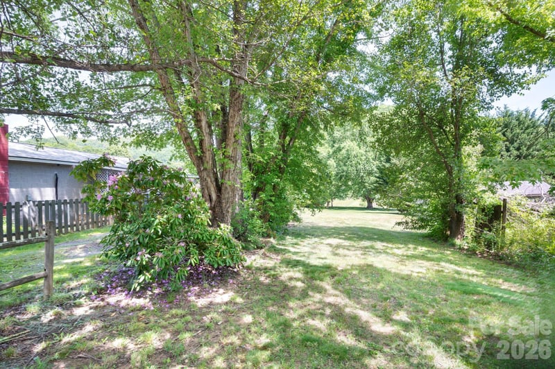 2802 Beaverdam Rd, Canton, NC 28716